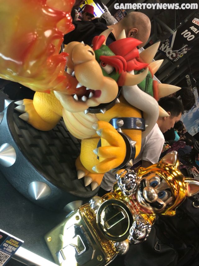 F4F Lucky Cat Mario Bowser Statues 2017 NYCC Size Comparison