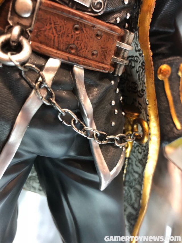 Chain on Alucard Statue F4F NYCC