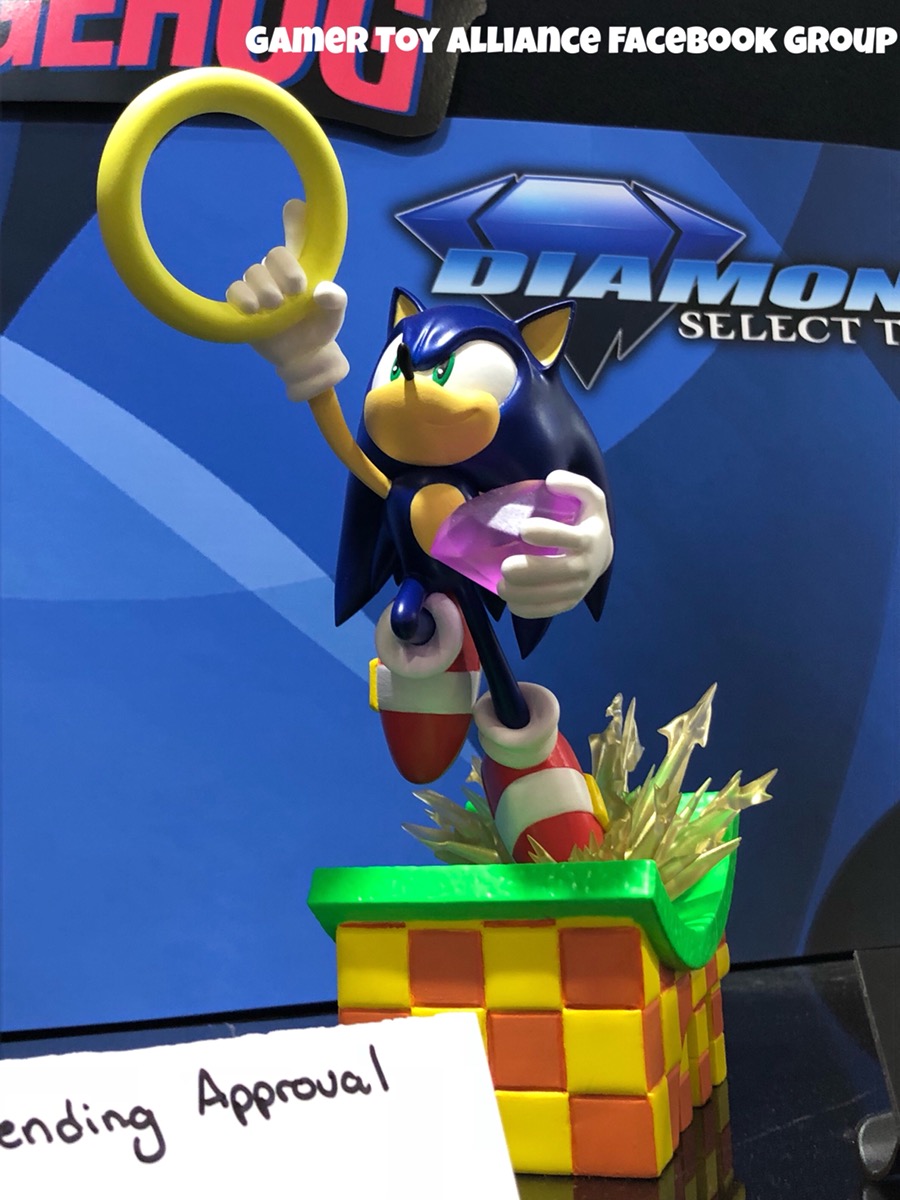 Diamond Select Toys Sonic The Hedgehog Sonic Gallery Sonic the Hedgehog PVC  Statue - US
