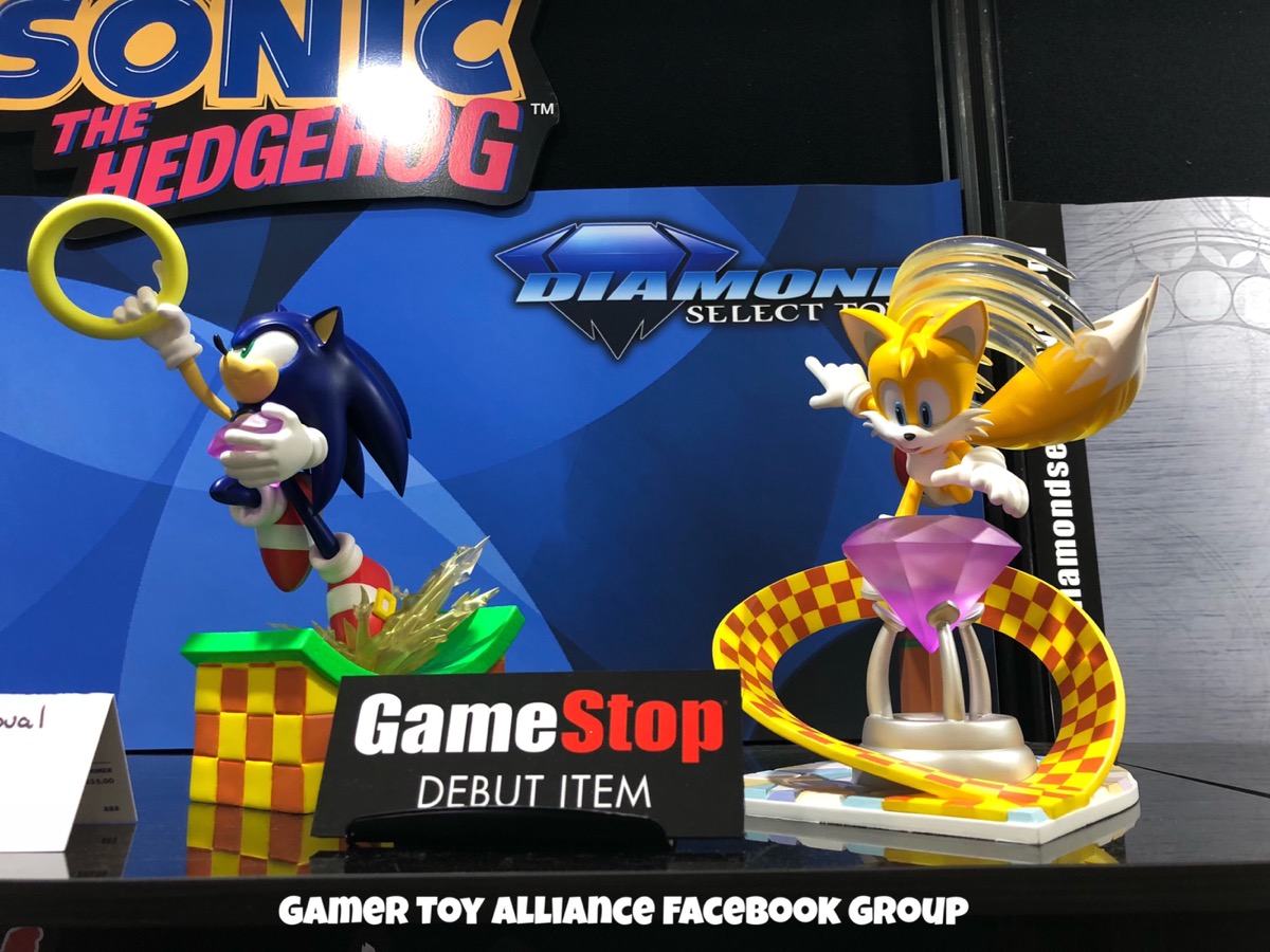 sonic the hedgehog statue gamestop