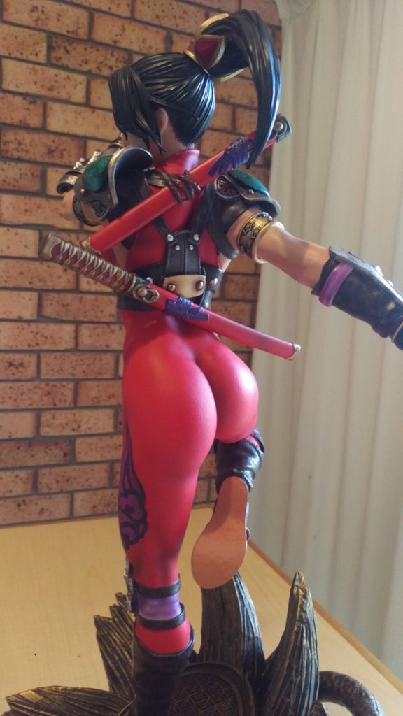 Back of Taki Soul Calibur II Statue